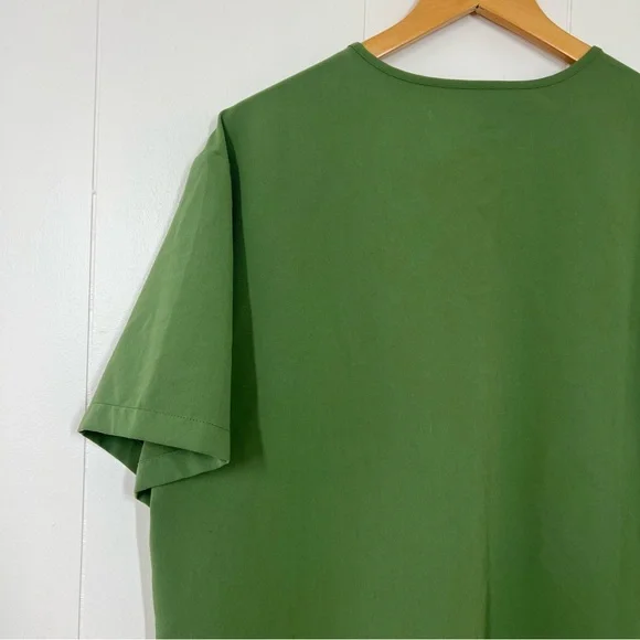 Figs Green Leon Scrub Top - Picture 14 of 15